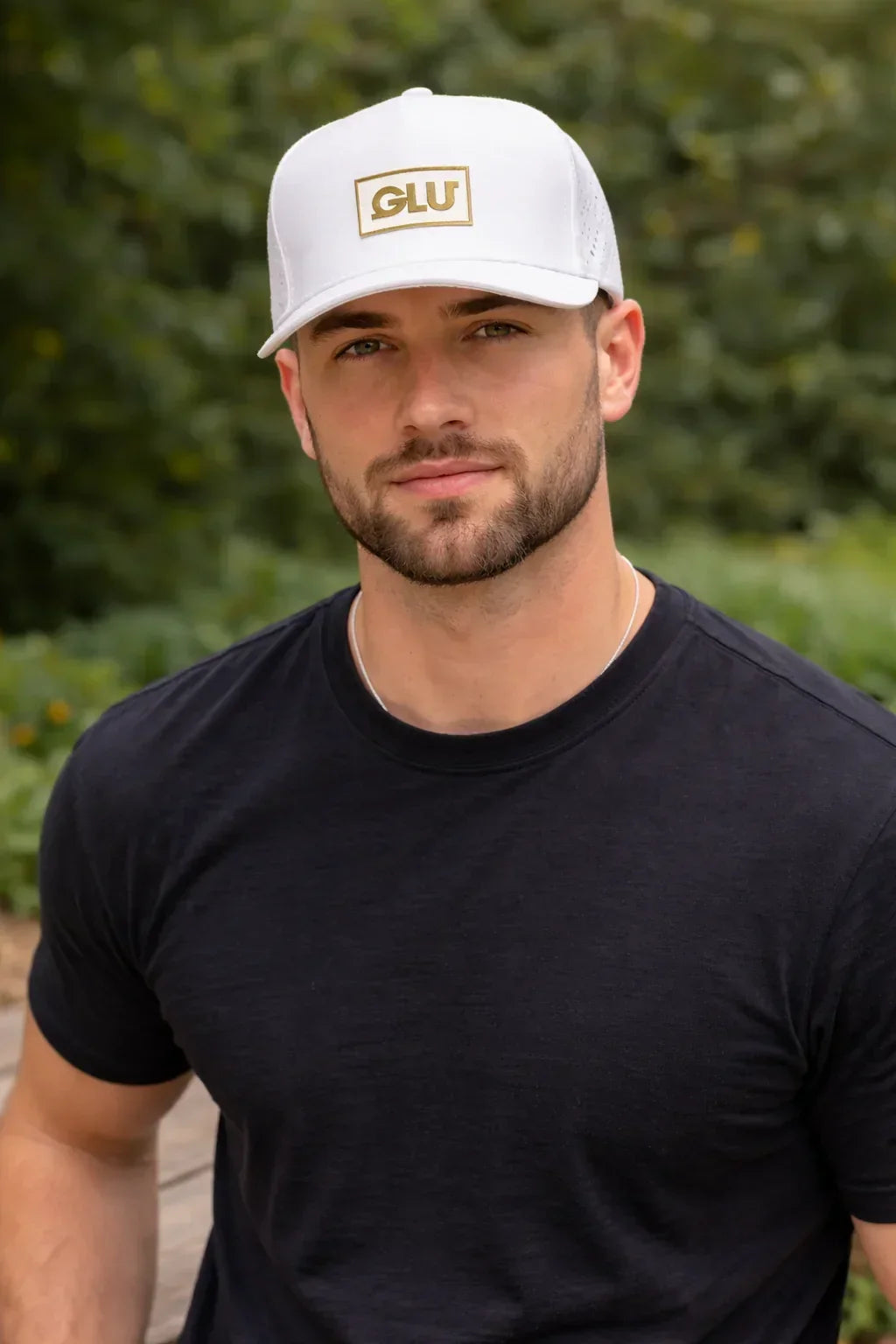 GLU White Snapback (White/Gold)